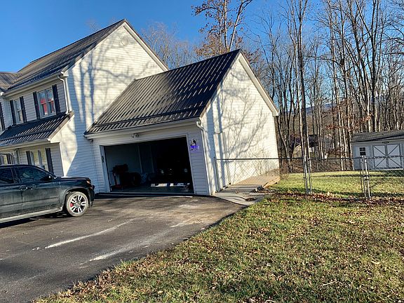 4th image of 785 Oakland Dr