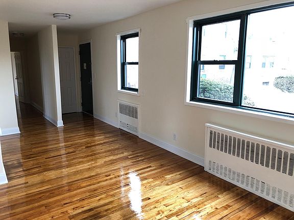 3rd image of 200 Beacon Hill Dr APT 2A
