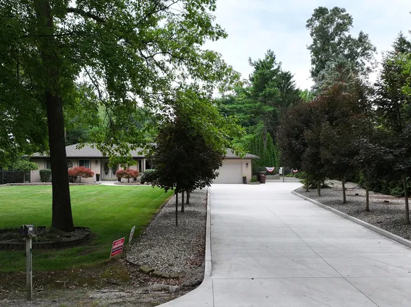 42421 Bemis Rd, Belleville, MI 48111
