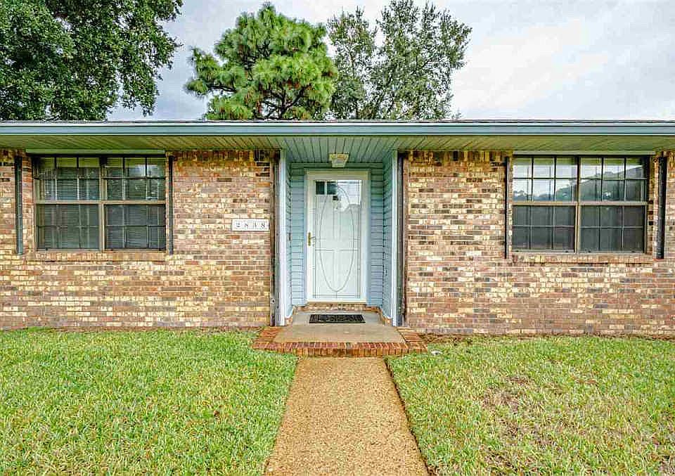 1st image of 2838 Venetian Ct