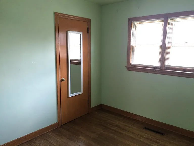 1612 Oneida St — Photo 9