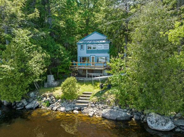 9 Parkhurst Drive, Glenburn, ME 04401
