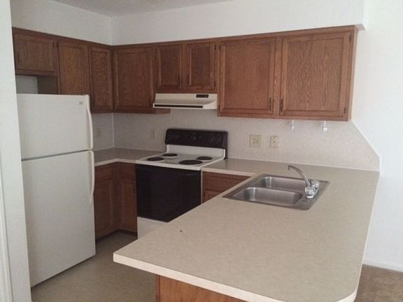 2nd image of 143 B W Victoria Ct