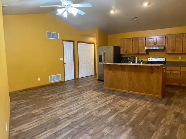 1029 Poyntz Ave, Manhattan, KS 66502