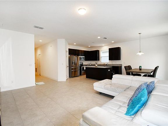 5th image of 1897 Castleton Dr