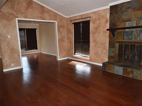 Living Area/Den