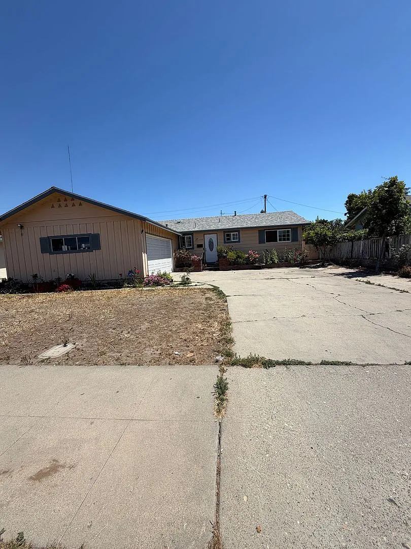 1338 Ronald place Santa Maria — Photo 1