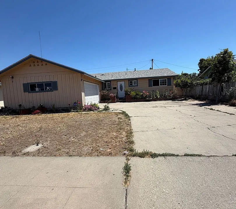 1338 Ronald Pl