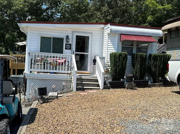 218 Cardinal Dr, New London, NC 28127
