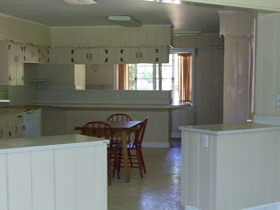 Kitchen Dining Area
