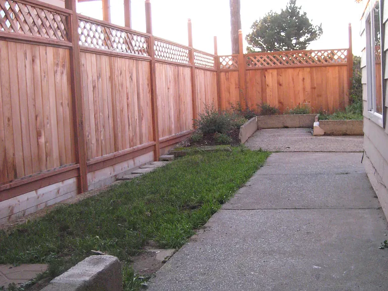 partial fence yard