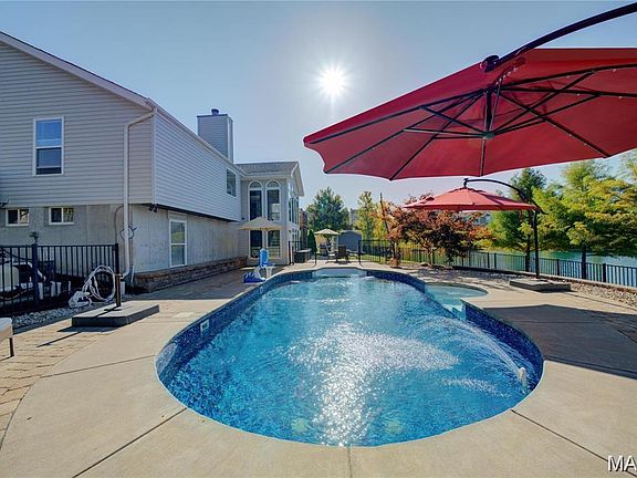 3rd image of 9 Pasture View Ct