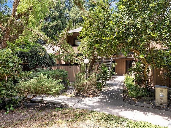 2nd image of 80 Creek Court