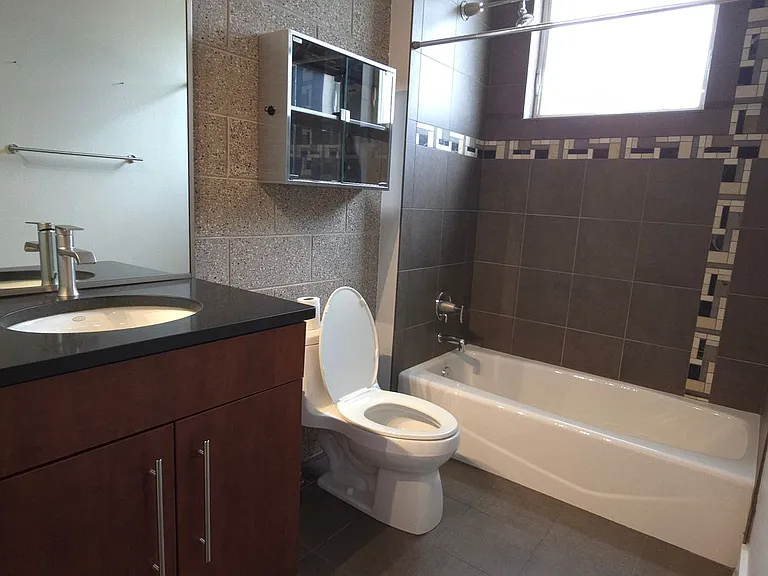 11853 Bradburn Blvd — Photo 10