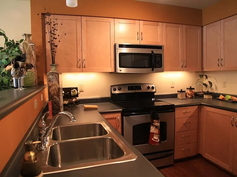 827 Hiawatha Pl #501 — Photo 7