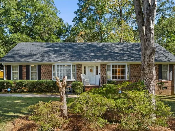 1620 Lazy Ln, High Point, NC 27265