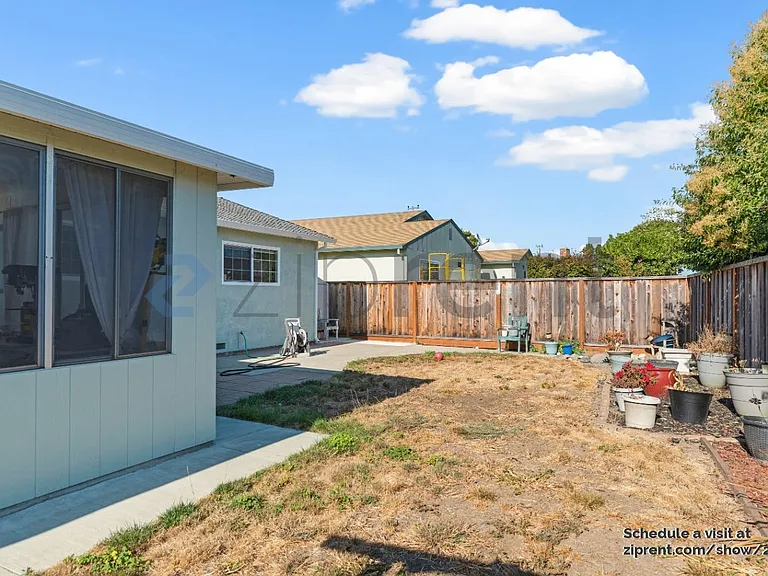 6088 Tourraine Dr — Photo 17