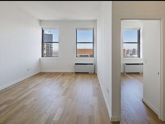 4th image of 1 West St APT 3509