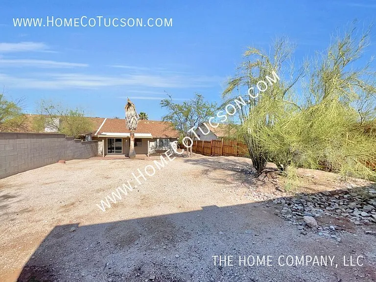 3873 S Havenhurst Dr — Photo 24