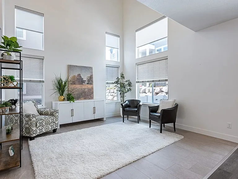 1758 W Newcastle Ln — Photo 5