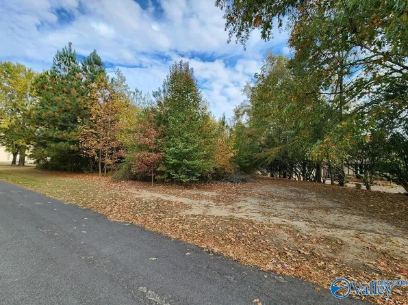 3C Lakewood Dr, Gadsden, AL 35901
