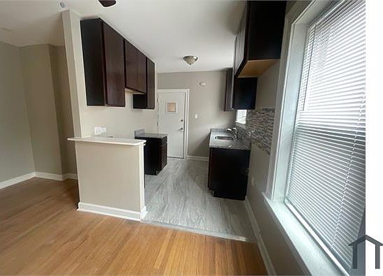 5th image of 6926 S Oglesby Ave #2622