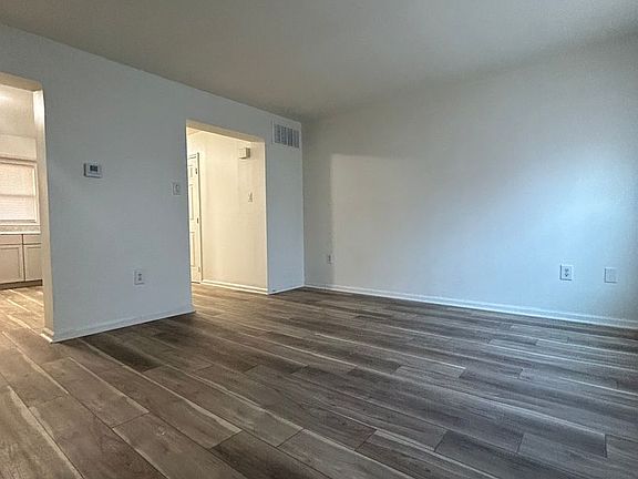 5th image of 831-67 N 41st St #4056
