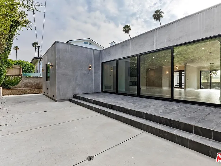 12730 Montana Ave — Photo 20