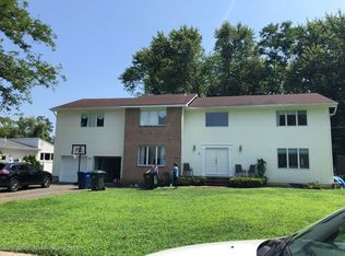 1 Wenning Ct, Oakhurst, NJ 07755