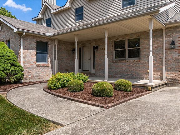 2nd image of 824 Kelly Dr