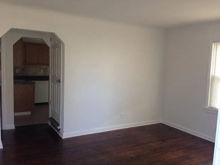 27220 Lawnwood St — Photo 9