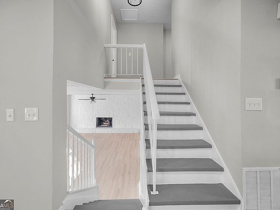 3rd image of 4629 Dogwood Farms Dr
