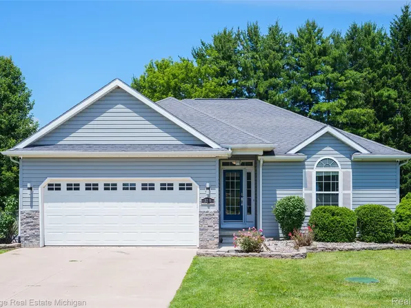 319 E Diamond Way, Morrice, MI 48857