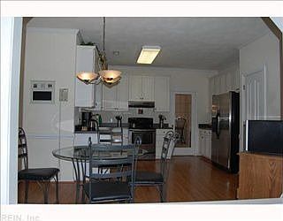 1st image of 6821 Castlewood Cir