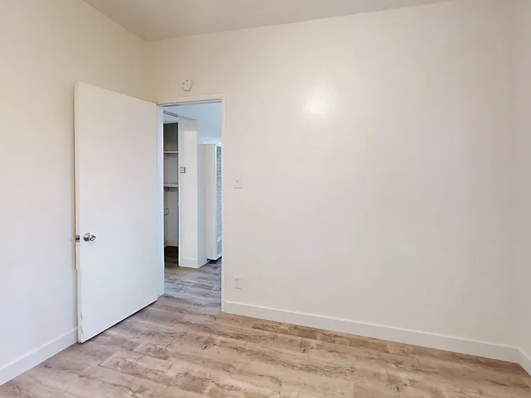 3348 Santa Fe Ave — Photo 7