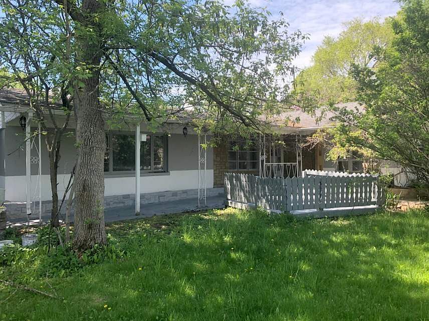 1st image of 1103 W B St