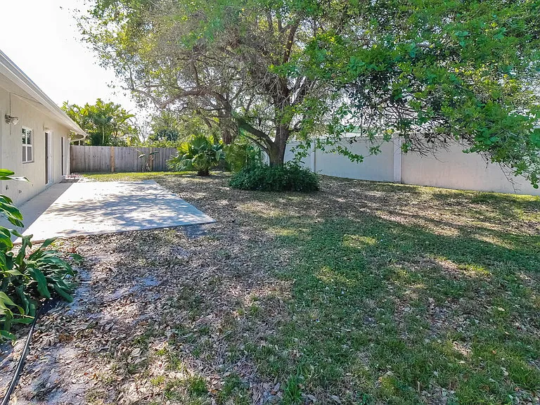 1199 Kinglet Ter — Photo 12