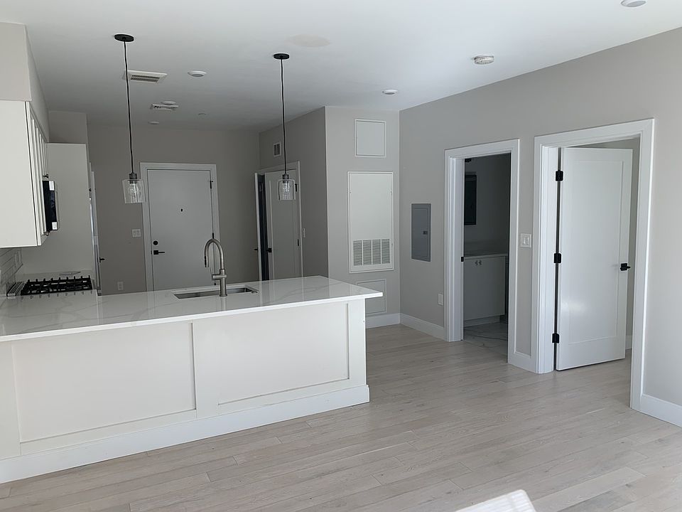2nd image of 197 Green St #306B