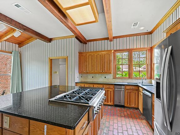 5th image of 8226 Oakbrook Dr