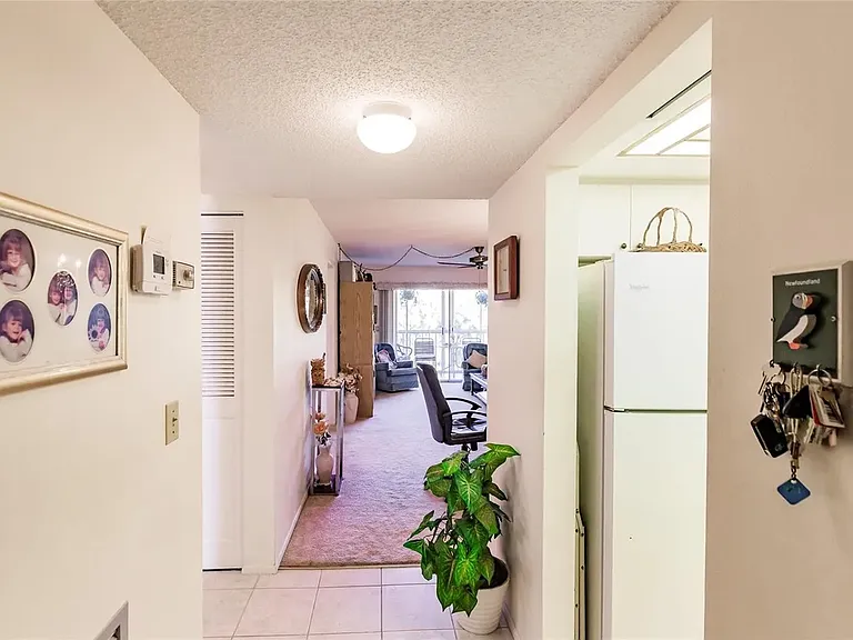 1540 Glen Oaks Dr E #B-221 — Photo 2