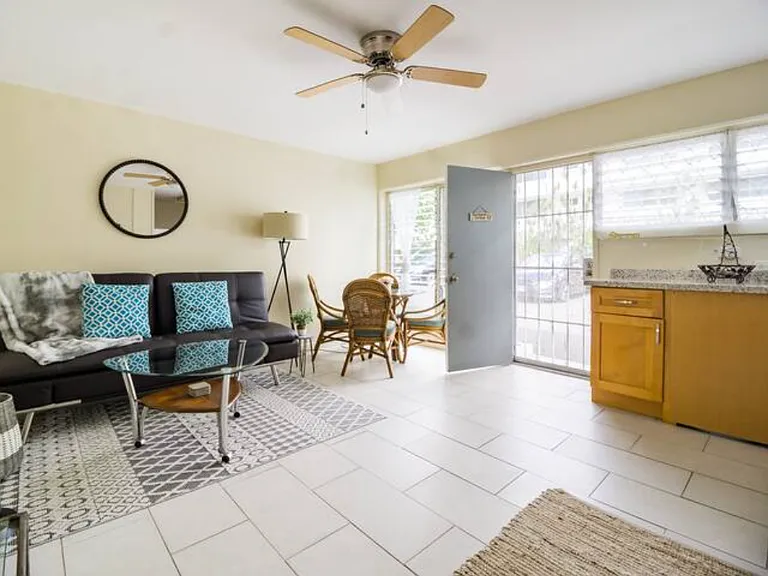 1707 Anapuni St #3 — Photo 4