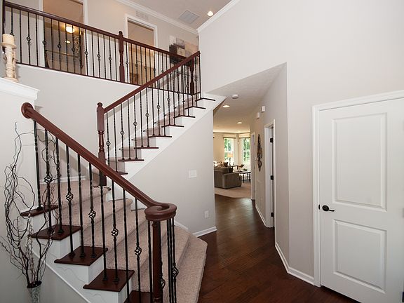 3rd image of 6945 Linden Woods Drive