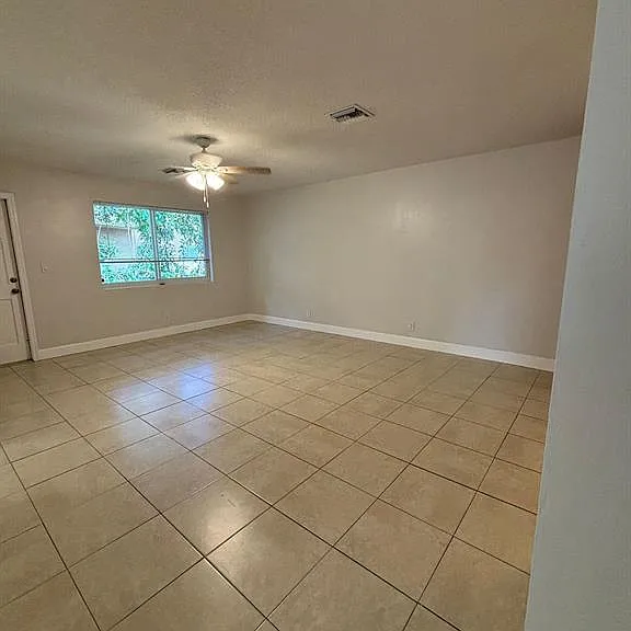 1713 N Dixie Hwy #3 — Photo 4