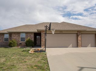 1052 S Red Ave, Springfield, MO 65802