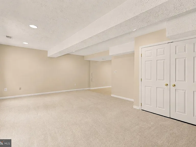 8221 Doctor Craik Ct — Photo 24