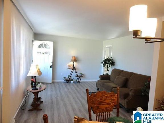 2nd image of 424 Valley St