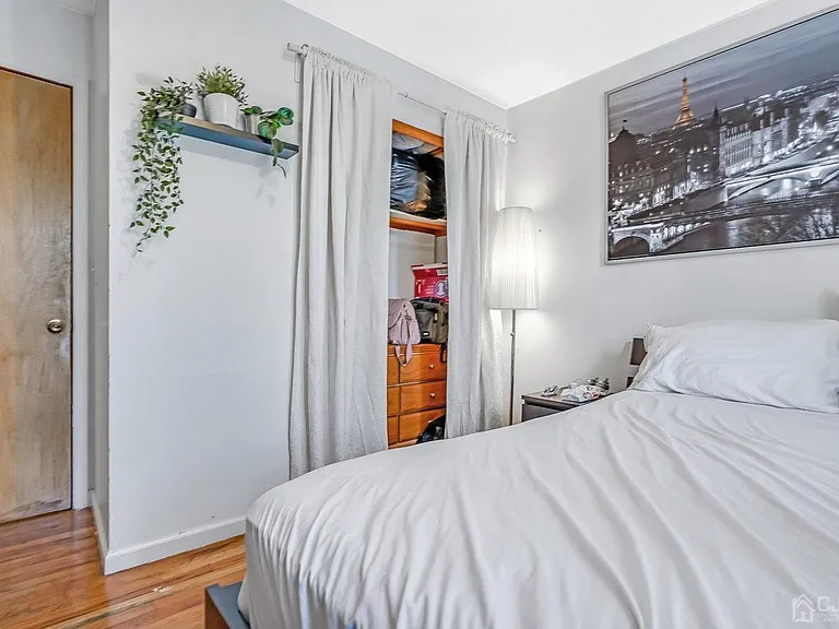125 Elizabeth Ave — Photo 15