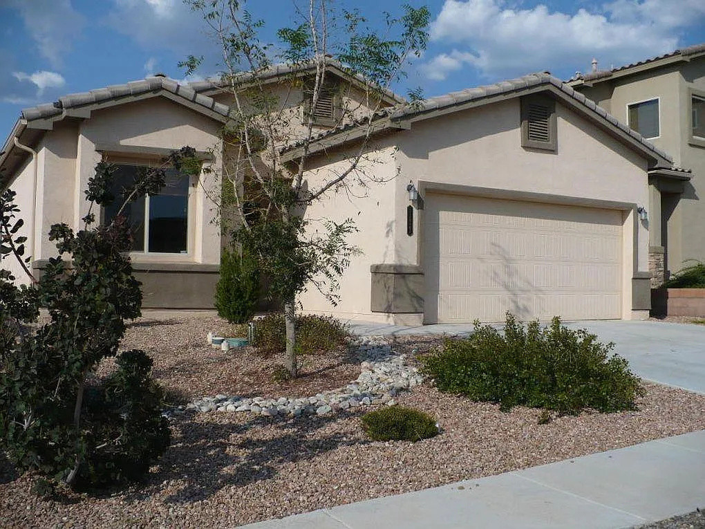 3 bed, 1422 sqft, $2,300 — Photo 2
