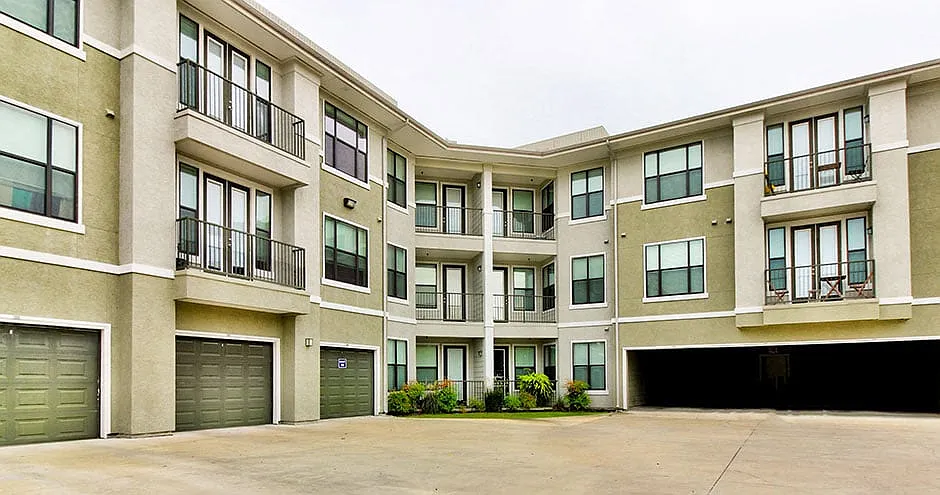 Connection at Buffalo Pointe Apartments — Photo 2