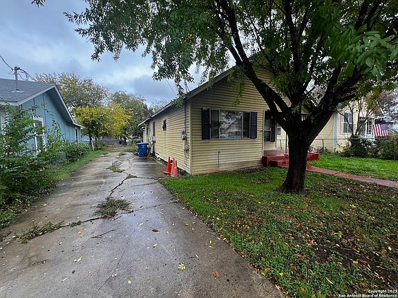 3rd image of 3221 W TRAVIS ST
